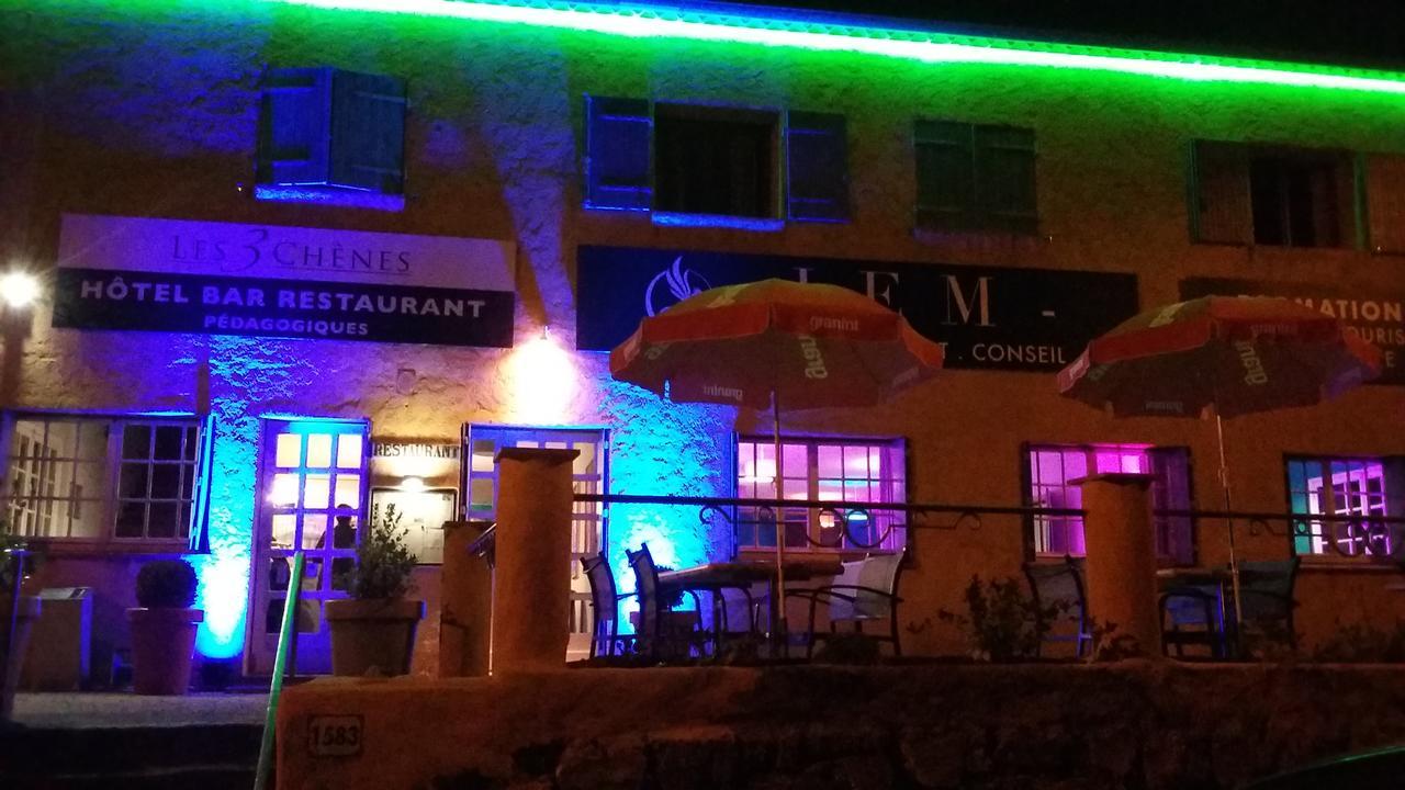Hotel Restaurant Les 3 Chenes เฟรฌูส ภายนอก รูปภาพ
